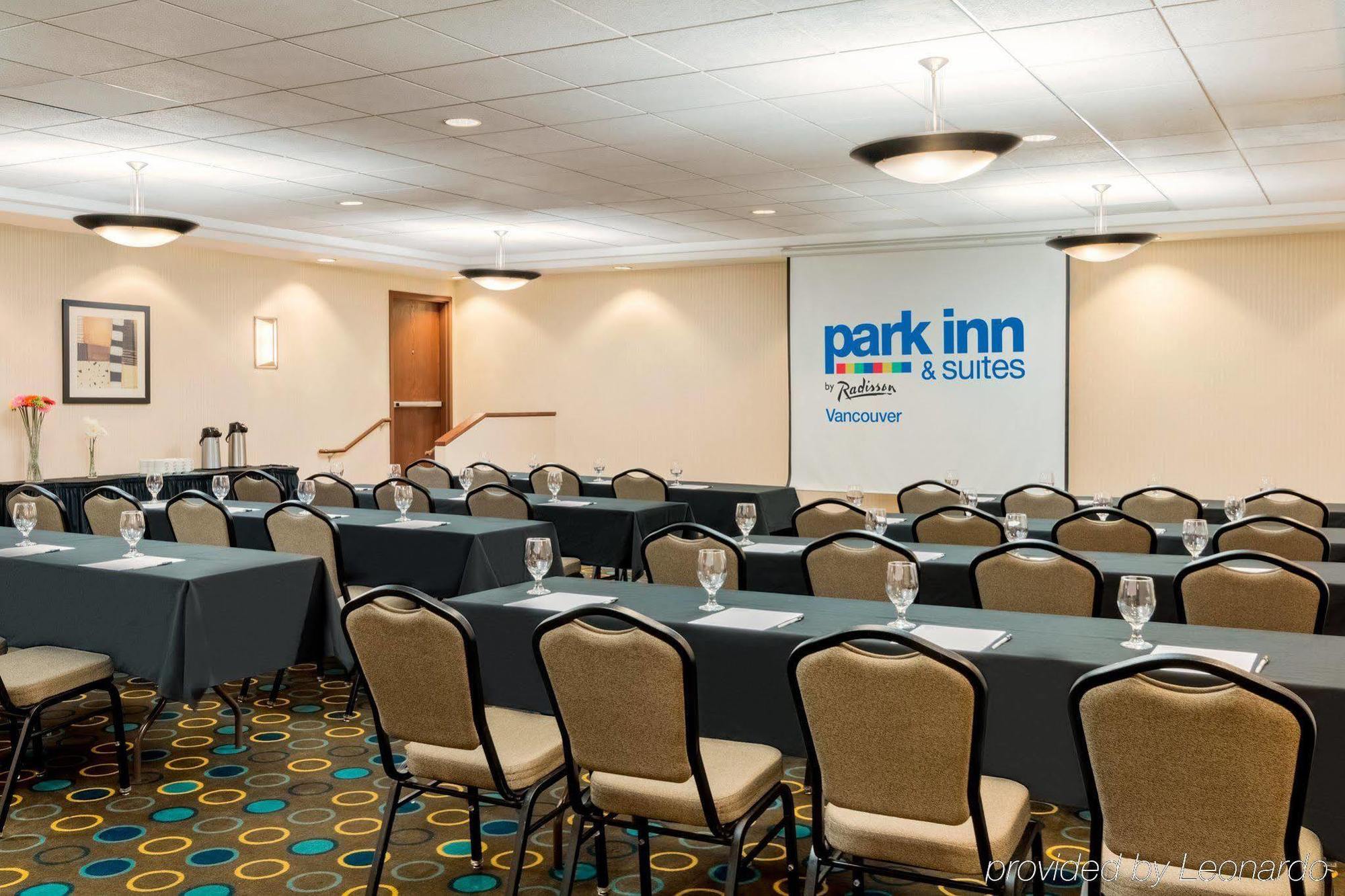 Park Inn & Suites By Radisson Vancouver Ngoại thất bức ảnh