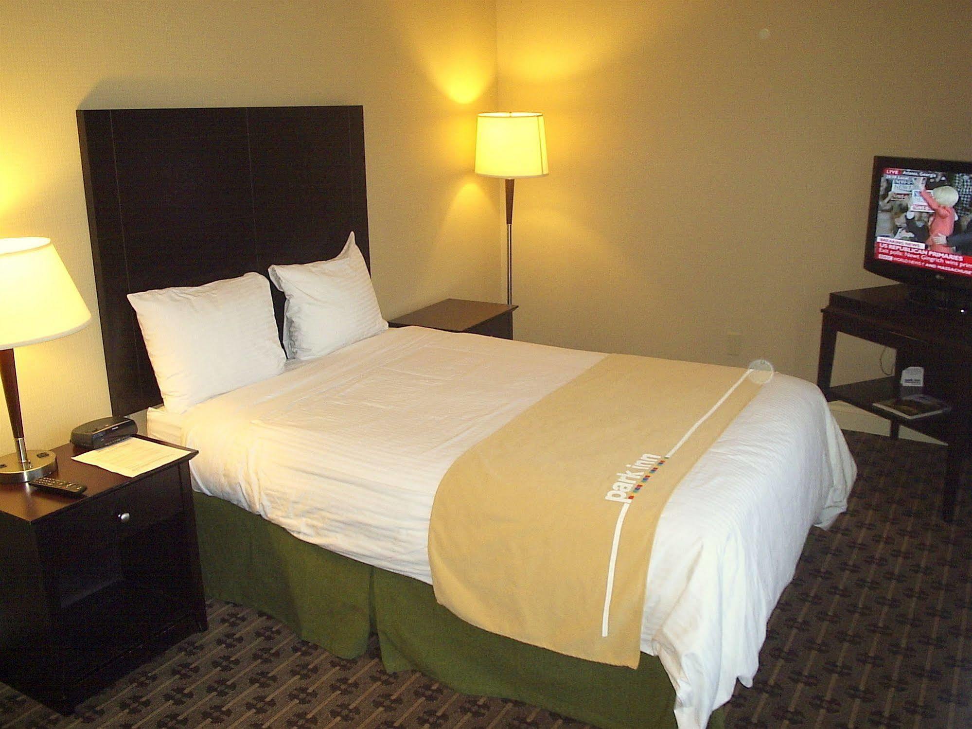 Park Inn & Suites By Radisson Vancouver Ngoại thất bức ảnh
