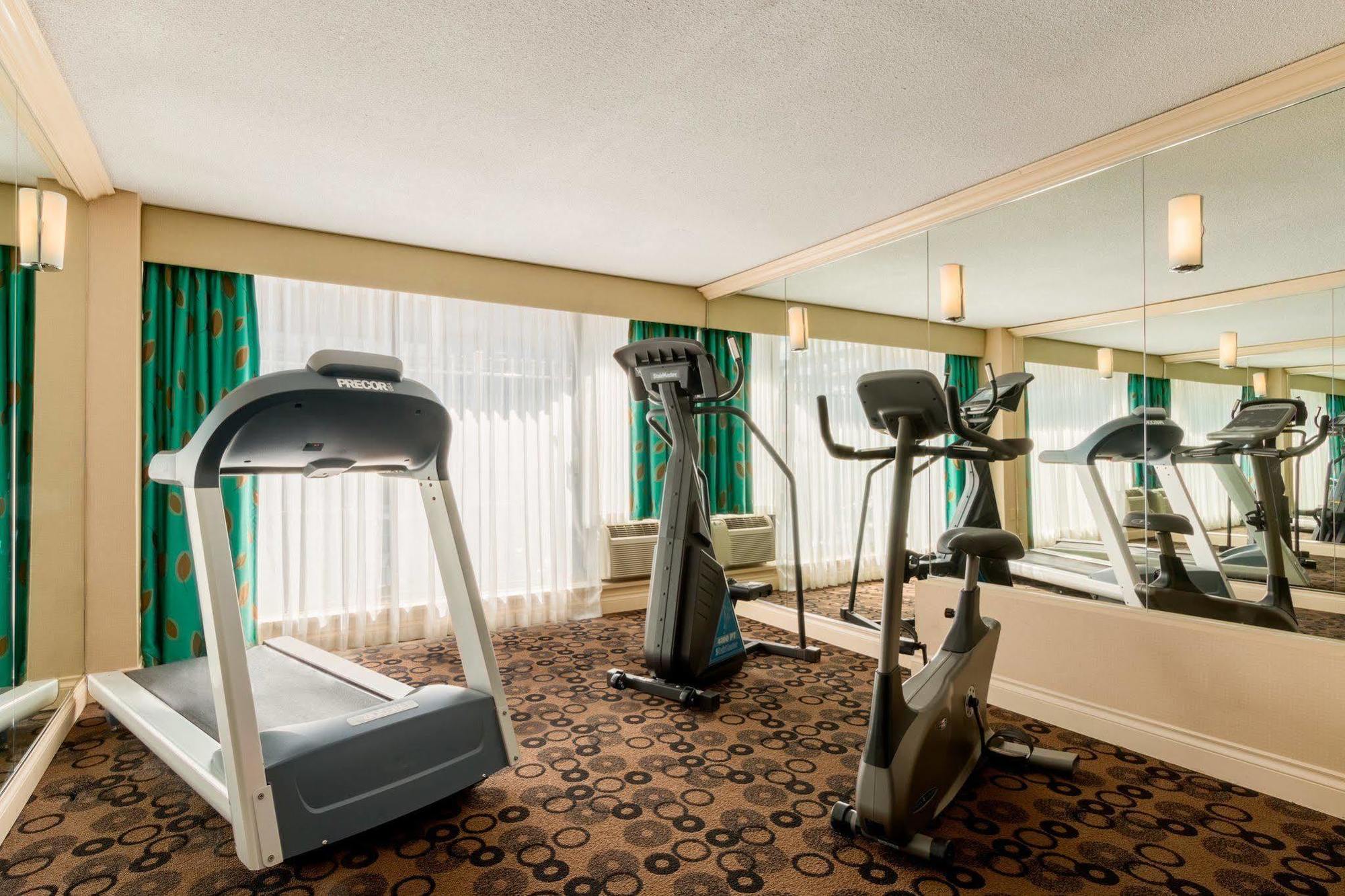 Park Inn & Suites By Radisson Vancouver Ngoại thất bức ảnh