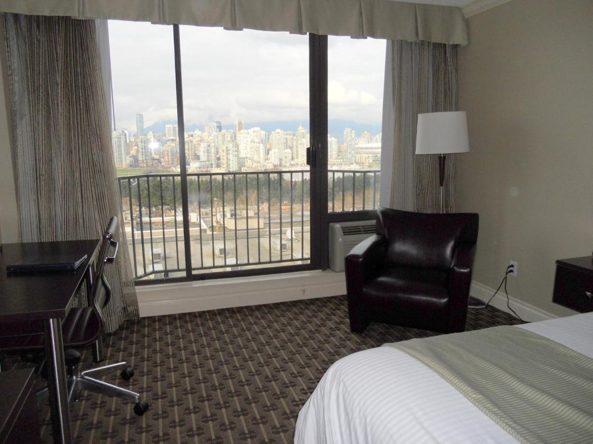 Park Inn & Suites By Radisson Vancouver Ngoại thất bức ảnh