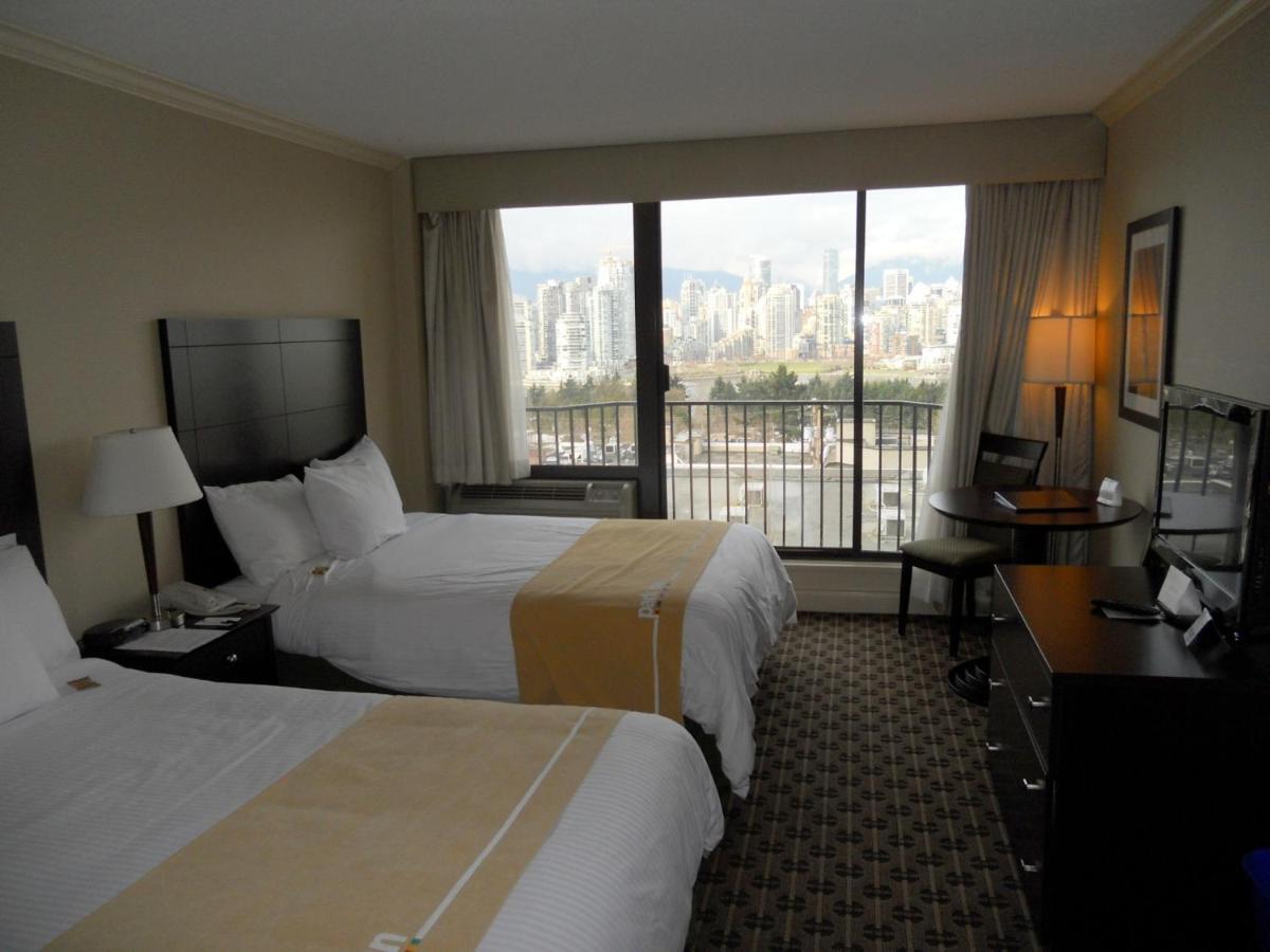 Park Inn & Suites By Radisson Vancouver Ngoại thất bức ảnh