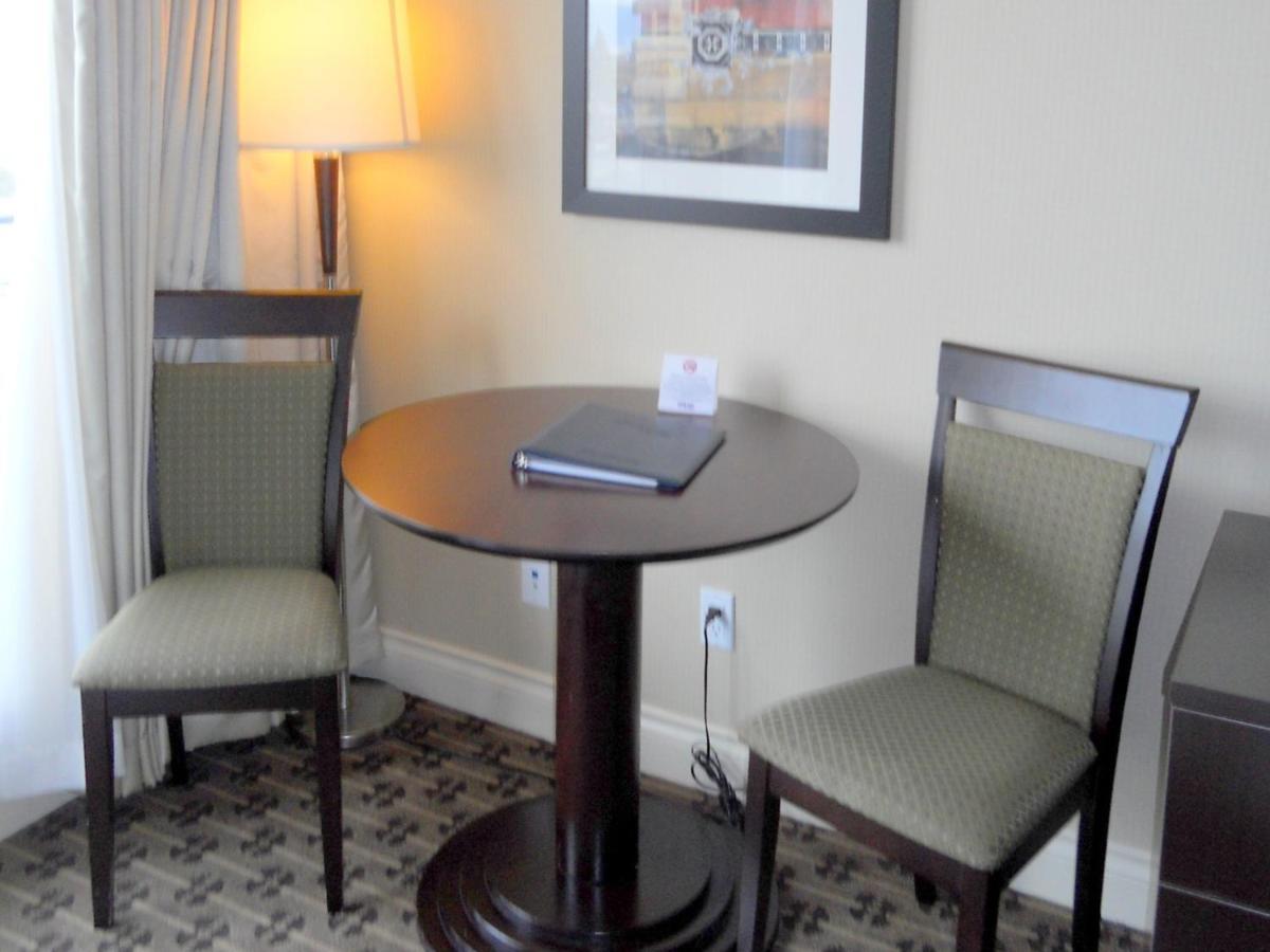 Park Inn & Suites By Radisson Vancouver Ngoại thất bức ảnh